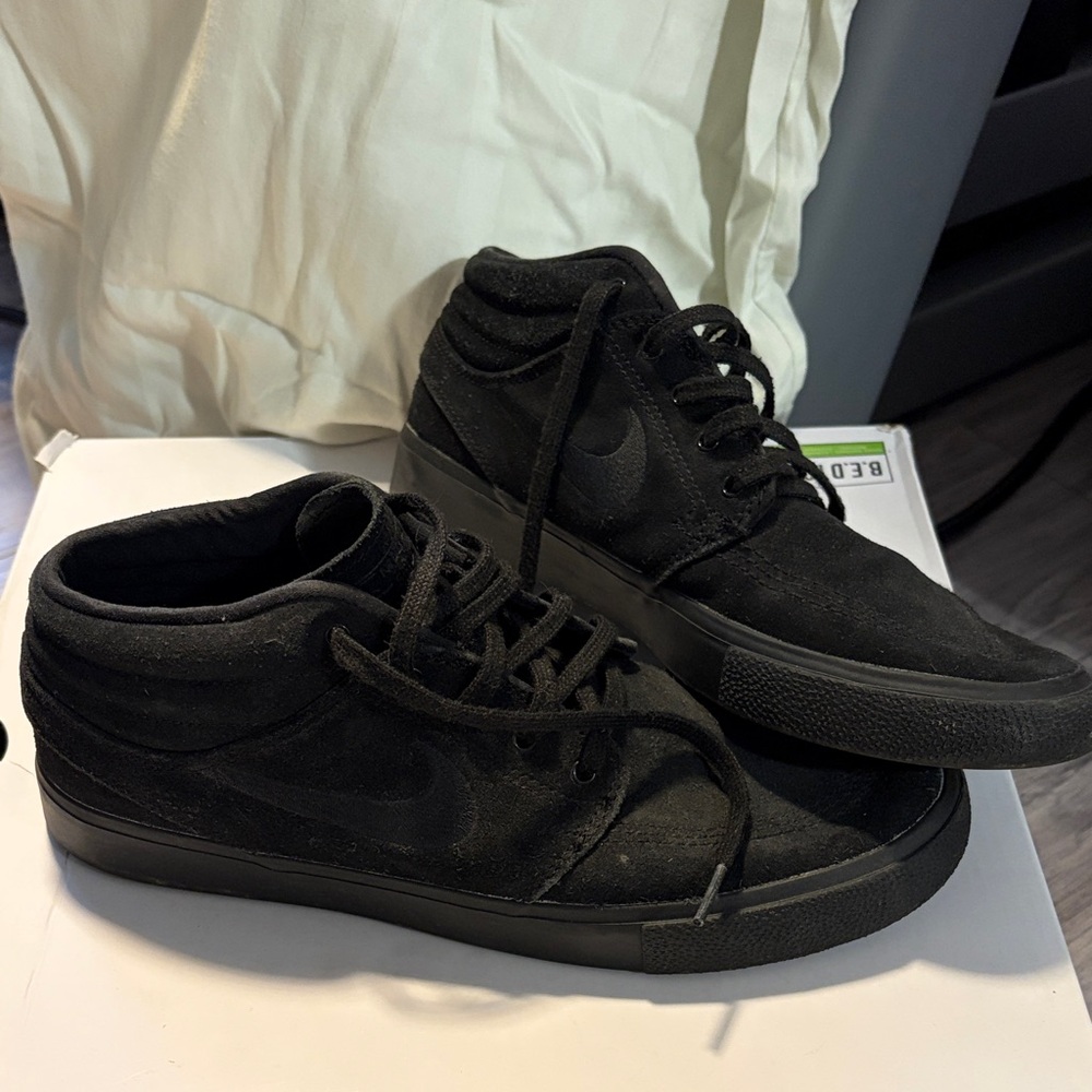 Nike Men's All-Black Sneakers